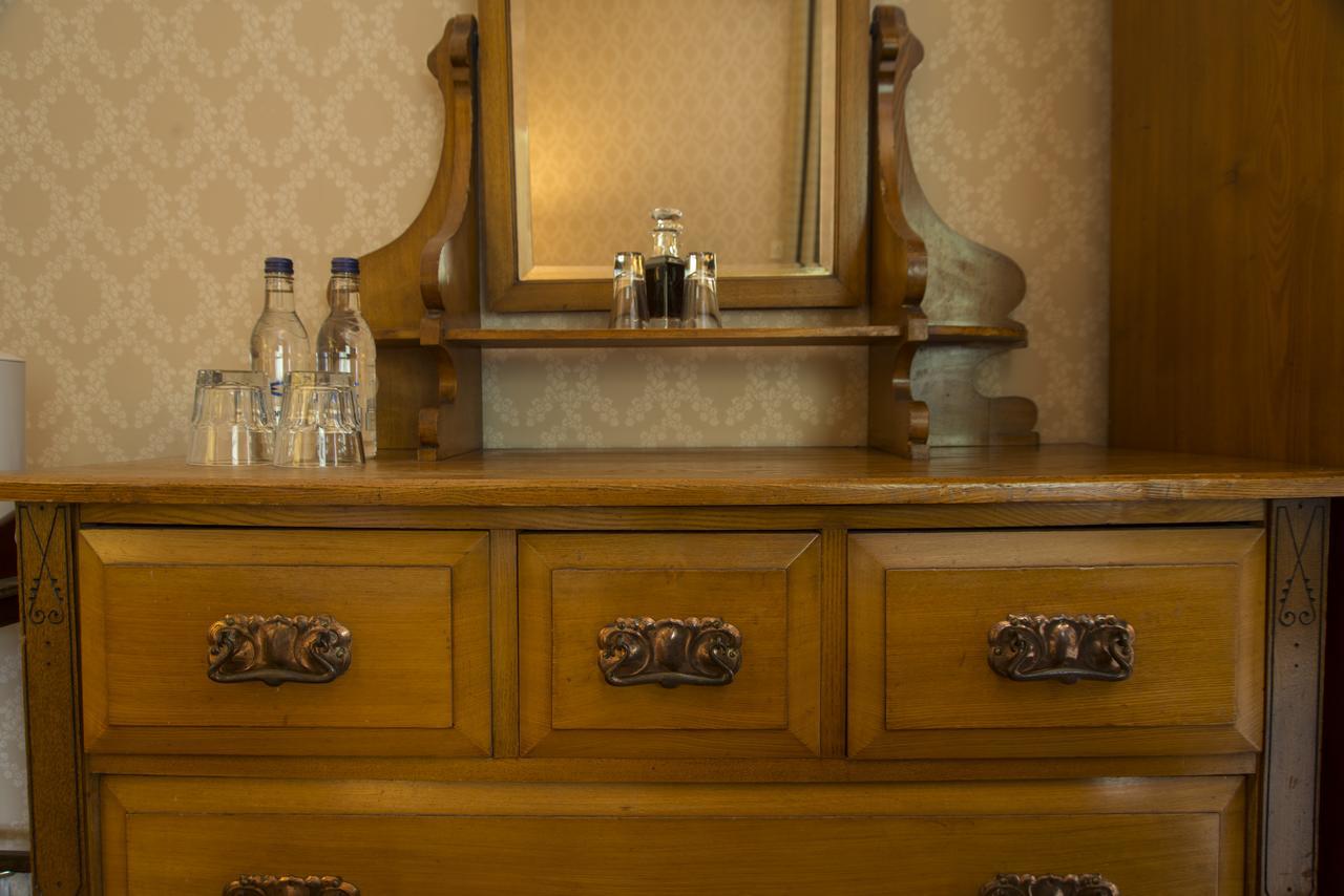 The Tongue Hotel Extérieur photo